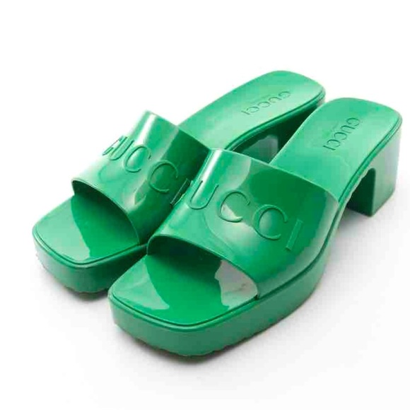 Gucci Shoes - Green Gucci sandals. Perfect for summer!